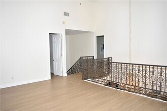 4751 Haskell Ave in Los Angeles, CA - Building Photo - Building Photo