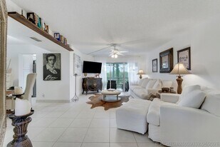 3755 Via 405 Via in Lake Worth, FL - Building Photo