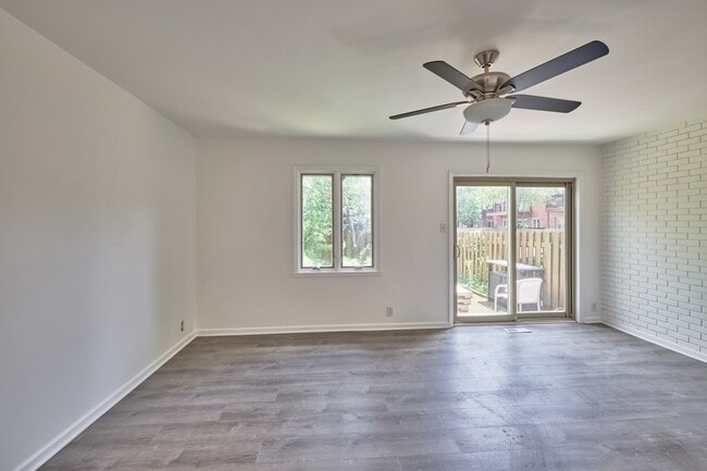 8511 Canterbury Square W in Indianapolis, IN - Building Photo - Building Photo