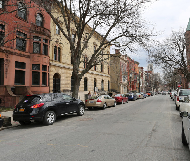 391 State St in Albany, NY - Foto de edificio - Building Photo