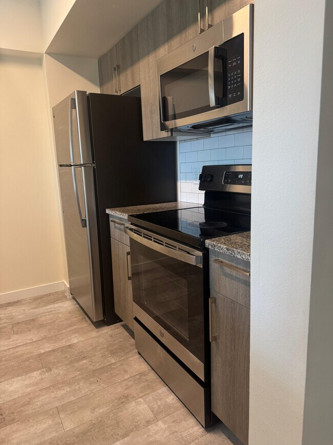 11220 SW 2nd St, Unit A2 in Miami, FL - Foto de edificio - Building Photo