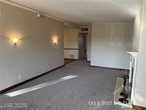 319 Yosemite St in Las Vegas, NV - Building Photo - Building Photo