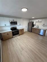 61 Vale St in Pawtucket, RI - Building Photo - Building Photo