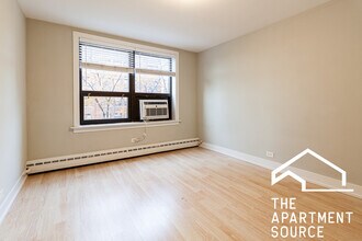 445 W Wellington Ave in Chicago, IL - Foto de edificio - Building Photo