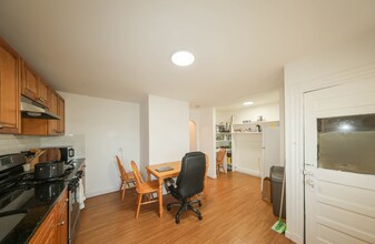 17 Princeton St, Unit 3 in Somerville, MA - Building Photo - Building Photo