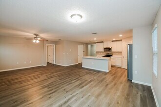 2045 Pebble Point Dr in Green Cove Springs, FL - Building Photo - Building Photo