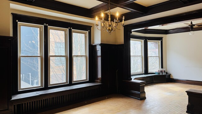 1024 E Brady St in Milwaukee, WI - Building Photo - Building Photo