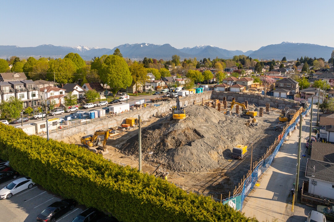 Chard in Vancouver, BC - Building Photo