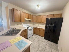 3802 King Edward Ct in Greensboro, NC - Building Photo - Building Photo