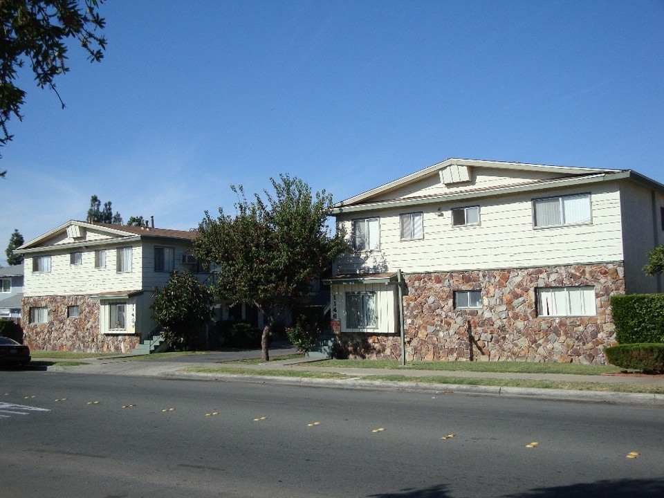 Lexington Terrace in El Cajon, CA - Building Photo