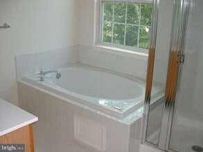 8721 Rochelle Dr in Ellicott City, MD - Building Photo - Building Photo