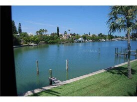 12000 Capri Cir S in Treasure Island, FL - Building Photo