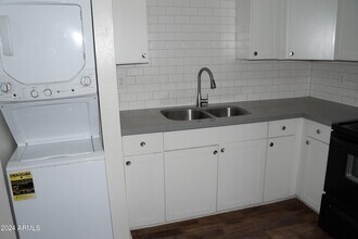 2918 E Roeser Rd, Unit Apt 1 in Phoenix, AZ - Building Photo - Building Photo