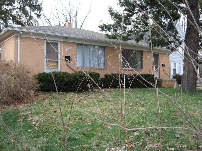 property at 115 Grandview Dr