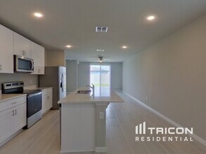 7132 Boggy Crk Pl in Parrish, FL - Building Photo - Building Photo