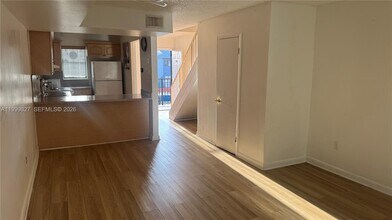 2319 W 60th St in Hialeah, FL - Building Photo - Building Photo