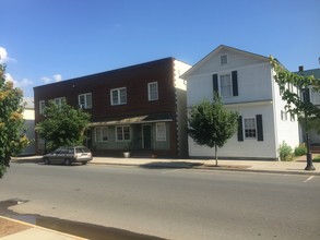 157-159 E Main St in Scottsville, VA - Building Photo - Building Photo