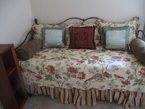 56 La Cruz Ave, Unit Apartment in Benicia, CA - Building Photo - Building Photo