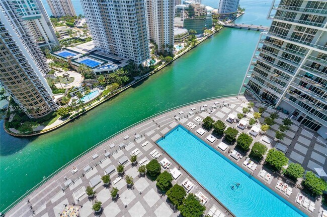 475 Brickell Ave, Unit 2706 in Miami, FL - Building Photo - Building Photo