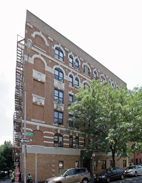 350 Keap St in Brooklyn, NY - Building Photo