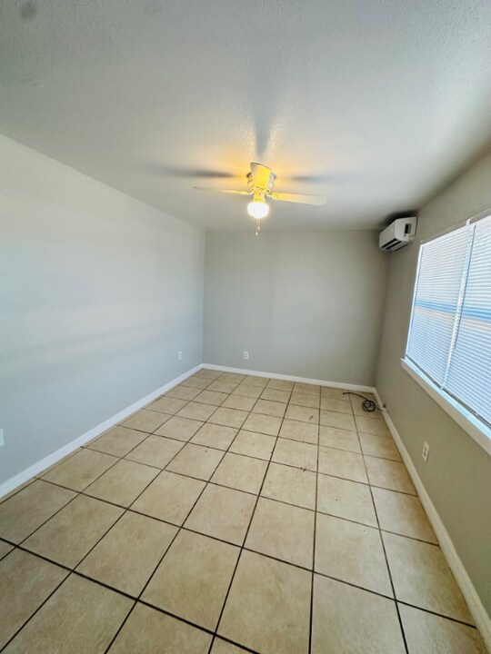 680 22nd Ave S in St. Petersburg, FL - Building Photo