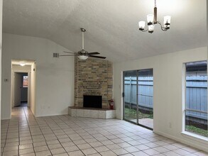 10044 Woodico Dr in Houston, TX - Building Photo - Building Photo