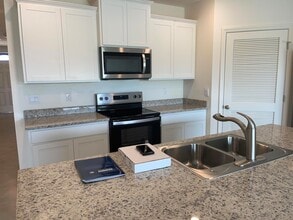 866 Dugan CIR SE in Palm Bay, FL - Building Photo - Building Photo