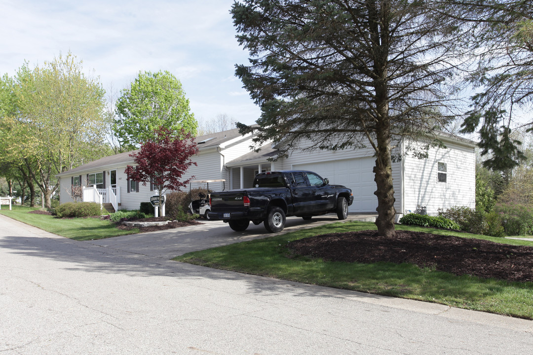 Leisure Village in Belmont, MI - Building Photo