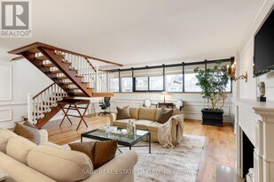 55 A Avenue Rd in Toronto, ON - Building Photo