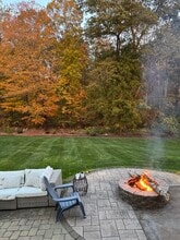 4 Hinman Meadow Rd in Burlington, CT - Building Photo - Building Photo