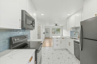 2011 Woodburn St in Colorado Springs, CO - Building Photo - Building Photo