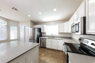 1024 E Tonopah Dr in Phoenix, AZ - Building Photo - Building Photo