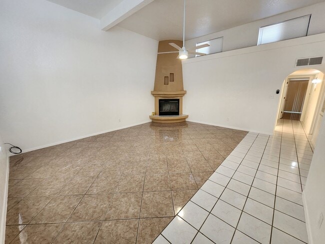 2082 Pinecone Way in Las Cruces, NM - Building Photo - Building Photo