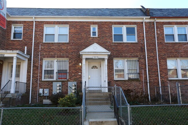 1909 M St NE in Washington, DC - Building Photo - Building Photo