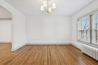 Cheltenham Court Mansions in Evanston, IL - Building Photo - Building Photo