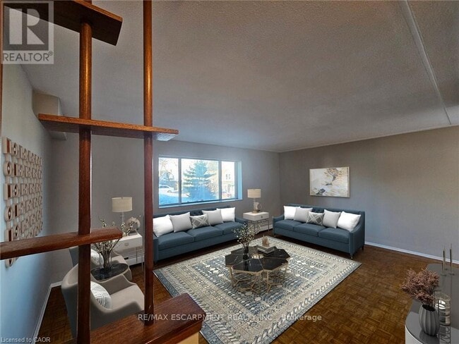 property at 2205 King St E