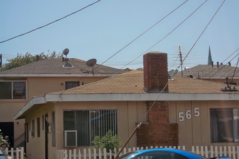 561-577 W 4th St in San Pedro, CA - Foto de edificio