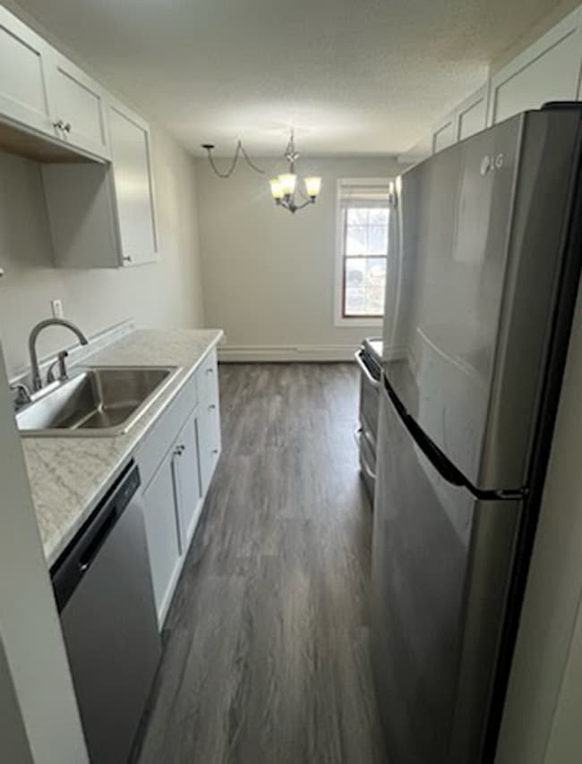 926 Westbrooke Way in Hopkins, MN - Building Photo - Building Photo