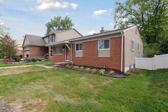 9244 Northern Ave in Plymouth, MI - Foto de edificio - Building Photo
