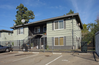 Lampasas Avenue Fourplexes in Sacramento, CA - Building Photo - Building Photo