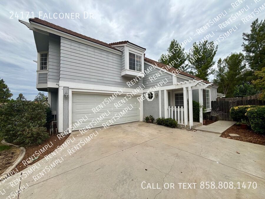 24171 Falconer Dr in Murrieta, CA - Building Photo