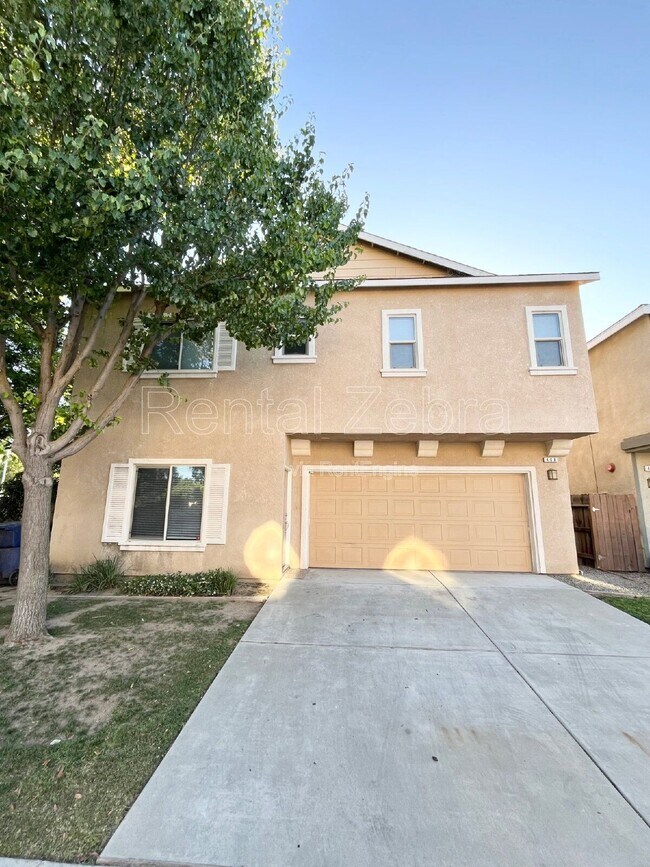 408 Olive Way in Chowchilla, CA - Foto de edificio - Building Photo