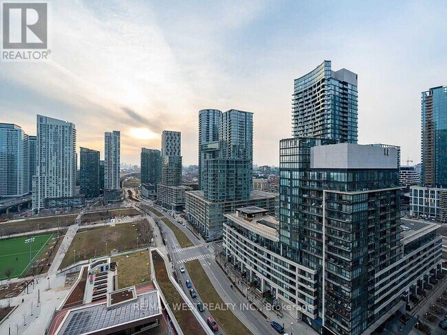 4301-15-2615 Fort York Blvd in Toronto, ON - Building Photo - Building Photo