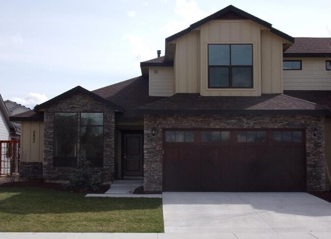 property at 2509 E Hidden Crk St
