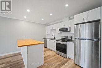 130 King St E in Clarington, ON - Building Photo - Building Photo