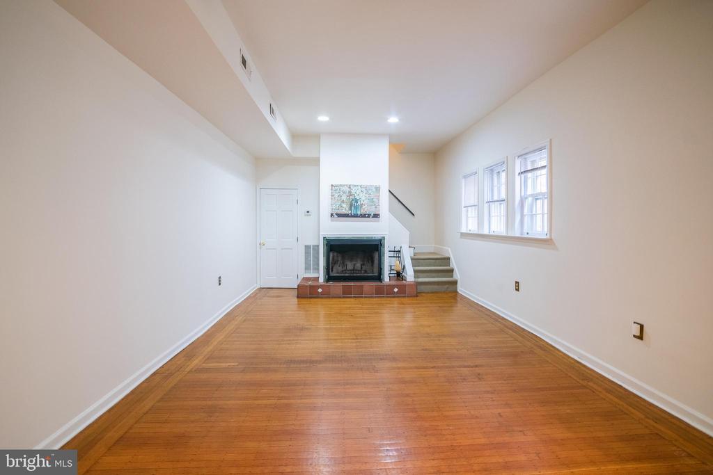 1823 Waverly St in Philadelphia, PA - Building Photo