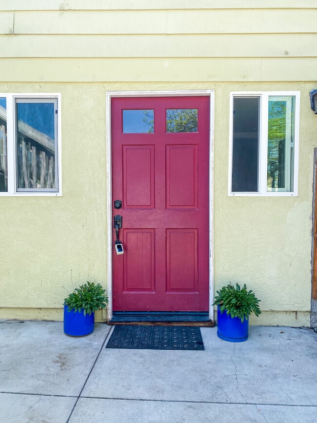 4519 Acacia Ave, Unit 4519.5