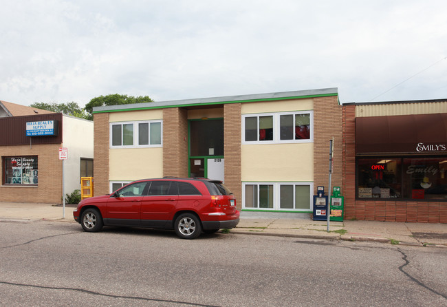 2126 N 44th Ave in Minneapolis, MN - Foto de edificio - Building Photo