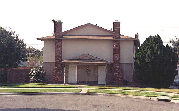 2939 Elgin Dr in Riverside, CA - Foto de edificio - Building Photo