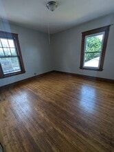 215 Peck Ave, Unit 2 in West Haven, CT - Foto de edificio - Building Photo